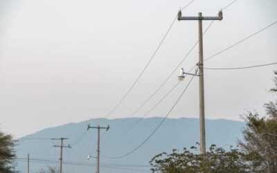 Celebran por Electrificación y Alumbrado público trabajadores del Sindicato 4 de Abril