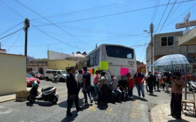 Comerciantes del Mercado Sánchez Pascua bloquean calles de la capital oaxaqueña