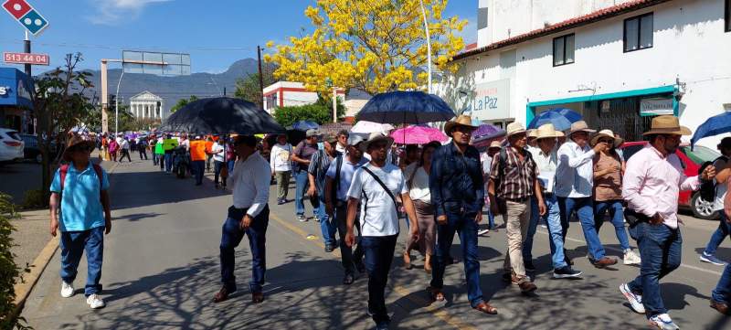 Marcha la Sección 22 en Oaxaca