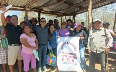 Se reúne Carol Antonio Altamirano con la población de Salina Cruz