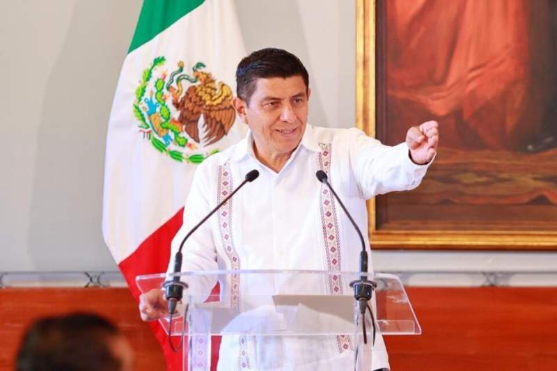 Dotación de uniformes escolares dependerá de la Federación, confirma Gobernador de Oaxaca