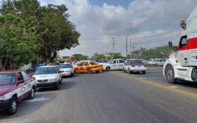 Transportistas bloquean carreteras del Istmo, exigen rehabilitación de la 190