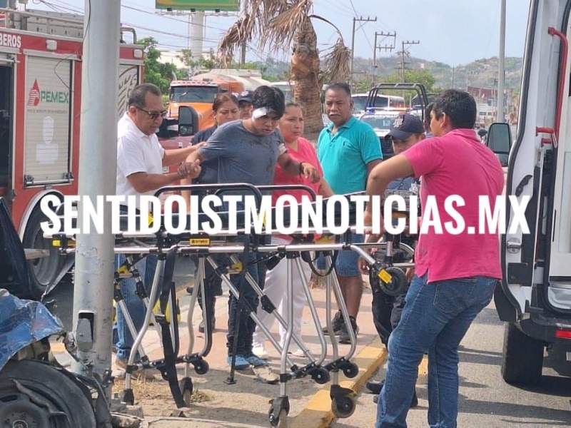 Dos lesionados deja accidente vehicular en Salina Cruz