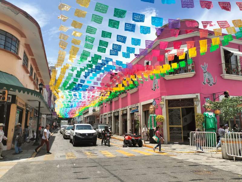 Adornan calles de Oaxaca previo a la Guelaguetza 2024; preven derrama de 517 mdp