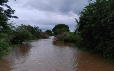 Desbordamiento de río deja incomunicado a San Francisco del Mar