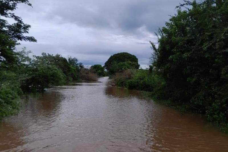 Desbordamiento de río deja incomunicado a San Francisco del Mar