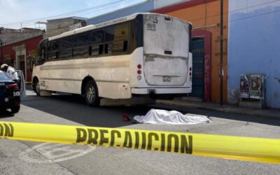 Muere adulto atropellado por un urbano en el centro de Oaxaca