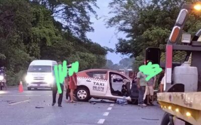 Muere taxista al chocar contra una pipa en Huatulco