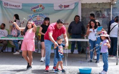 Niñas, niños y adolescentes disfrutan de la Diverti Ruta al lado de sus padres