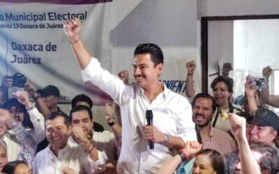 Ray Chagoya llama a la unidad en Oaxaca de Juárez tras recibir constancia de mayoría