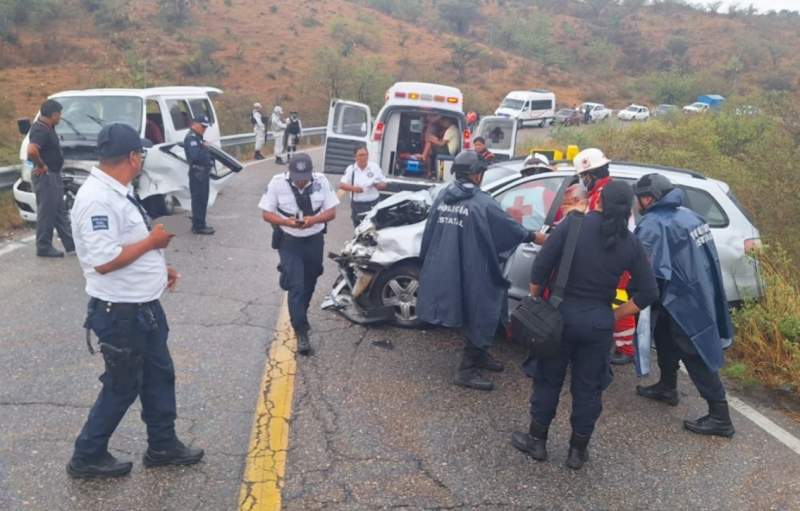 Una mujer muerta y tres lesionados, tras choque en la federal 175