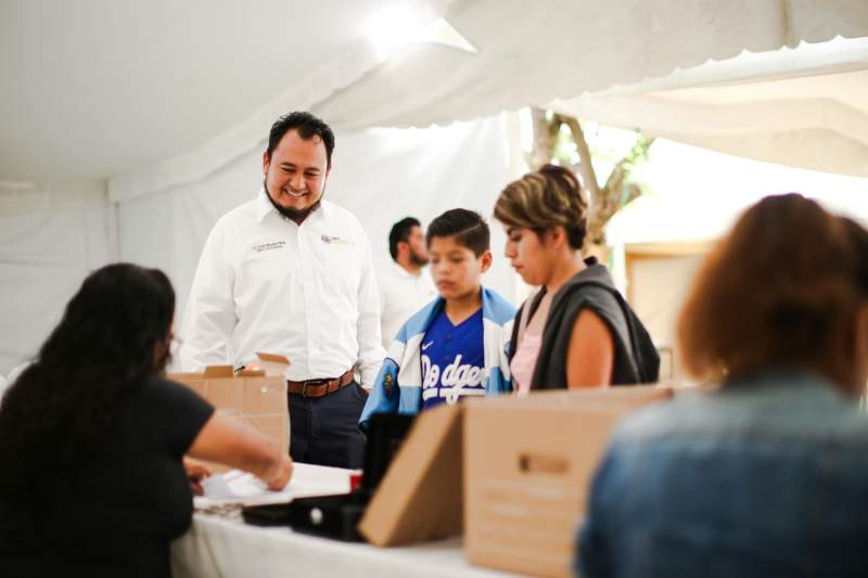 Concluye IEEPO en Valles Centrales entrega de apoyo por concepto de uniformes escolares 2024