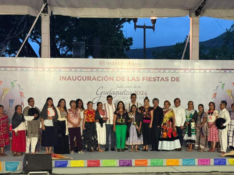 Entre ambiente de júbilo, inaugura Salomón Jara Fiestas de Julio, Mes de la Guelaguetza