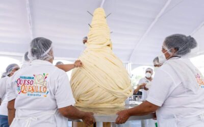 Oaxaca rompe Récord Guinness con el quesillo más grande del mundo