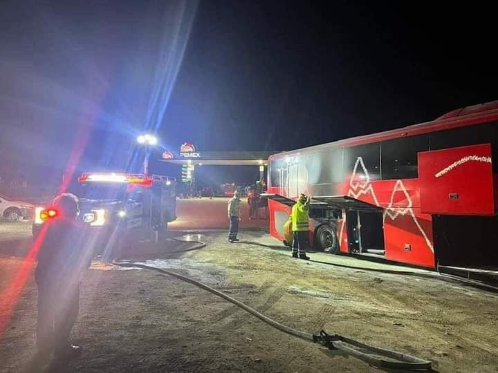 Se incendia autobús de la línea ADO en la Cuacnopalan – Oaxaca