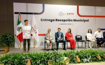 Capacitan sobre transparencia y rendición de cuentas a autoridades municipales entrantes y salientes