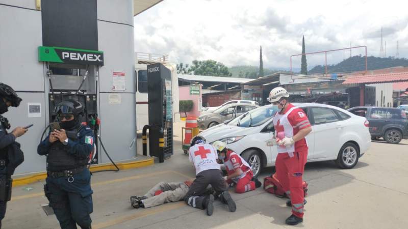 Muere hombre de un infarto en gasolinera de Oaxaca