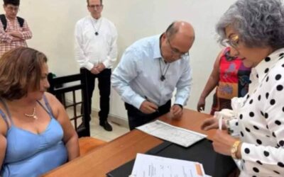 Sacerdote colgó los hábitos para casarse con una mujer hondureña en el Istmo