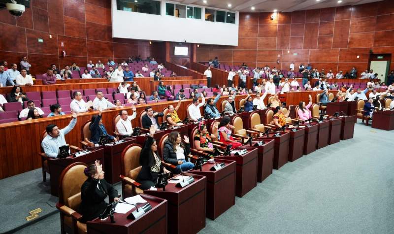 Aprueban cambios en Comisiones Permanentes del Congreso local