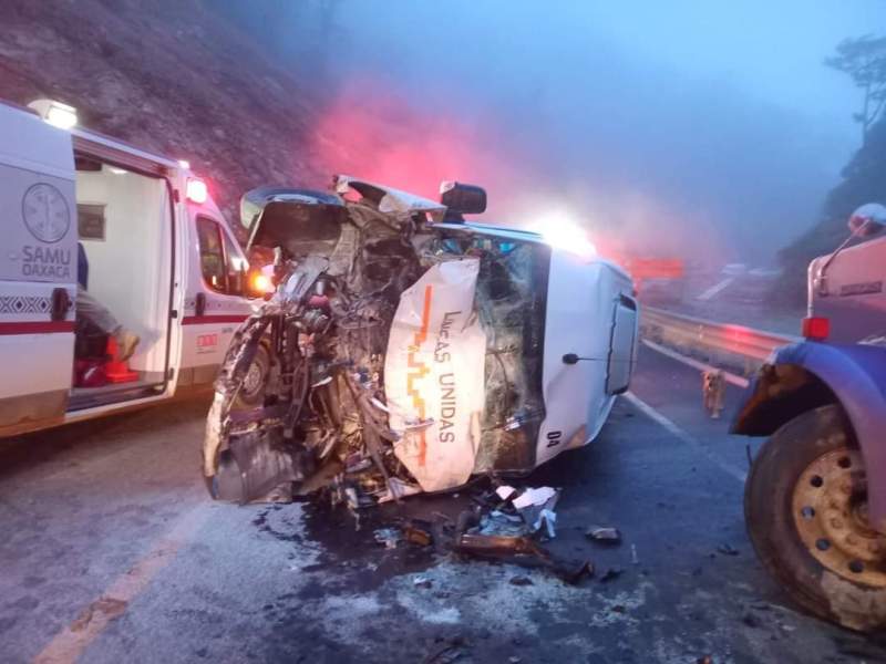 Atiende Gobierno de Oaxaca accidente en carretera Barranca Larga-Ventanilla