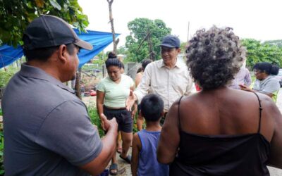 Recorre Salomón Jara zona afectada por John en Tututepec y Jamiltepec