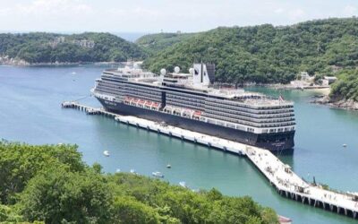 Arriba crucero Nieuw Amsterdam, estima derrama económica por más de 2.5 mdp en Huatulco