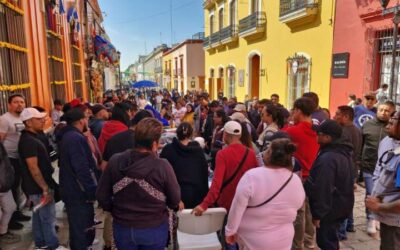 Disputa por lugares entra ambulantes desata riña y conatos de bronca en Alcalá, en pleno Centro Histórico de Oaxaca