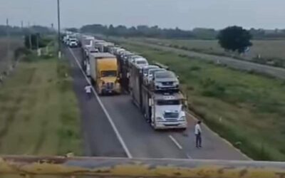 Enfrentamientos, explosivos y bloqueos paralizan la maxipista Culiacán-Mazatlán