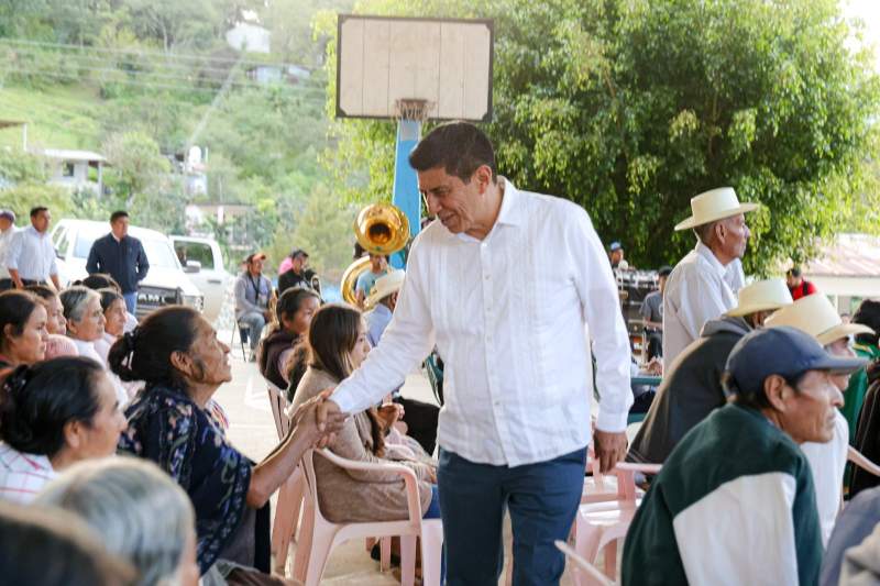 Escucha el Gobernador Salomón Jara necesidades de la agencia Santo Tomás Lachitá