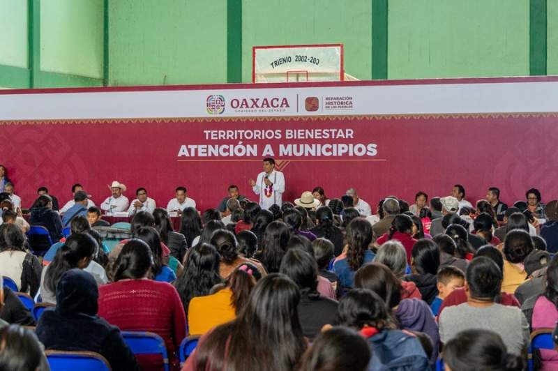 Invertirán más de 21 mdp en San Vicente Lachixío para programas sociales y obra pública