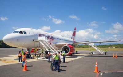 Llega primer vuelo de Air Canadá a Santa María Huatulco