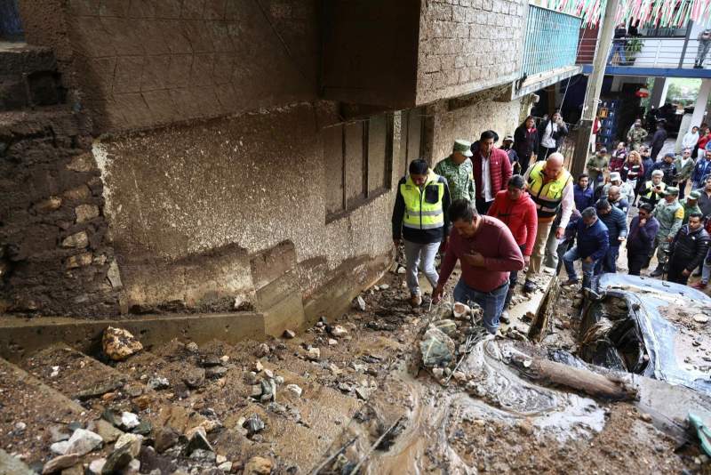 Recorre Gobernador de Oaxaca zona afectada en la Sierra de Juárez