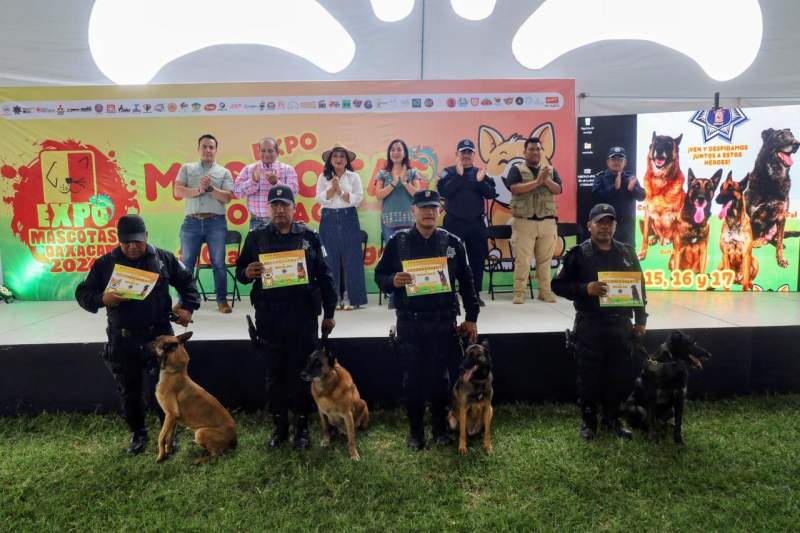 Con honores SSPC reconoce trabajo de agentes caninos de la Policía Estatal en retiro