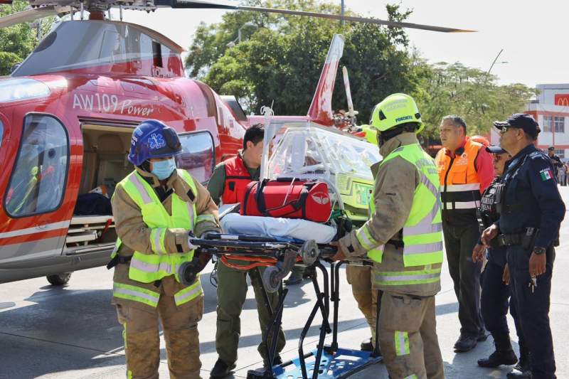 Aterrizaje exitoso de helicóptero garantiza atención urgente a recién nacido en Oaxaca: SSO