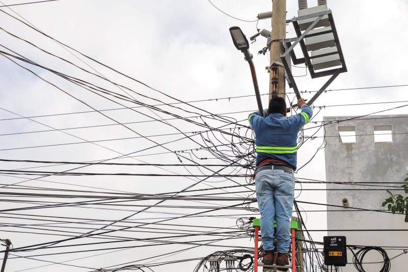 Avanza sin contratiempos el cambio de luminarias del Gobierno Juchiteco