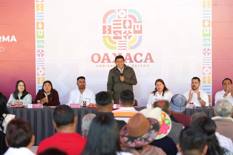 Gobierno de Oaxaca transforma la realidad de Santiago Ihuitlán Plumas