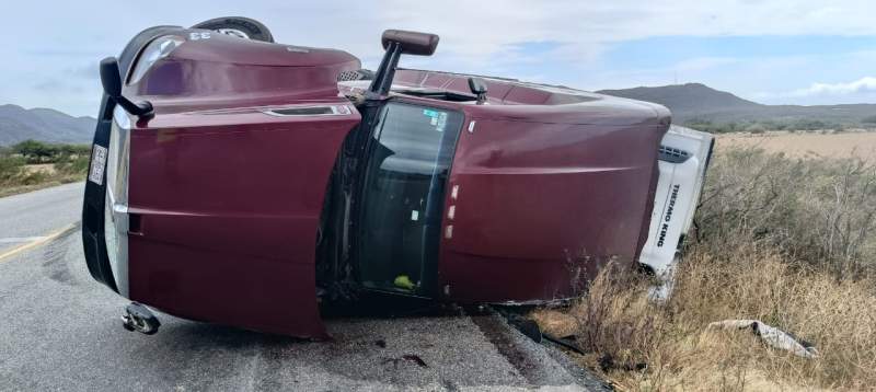 Provoca viento intenso volcadura en el tramo carretero La Venta – La Ventosa