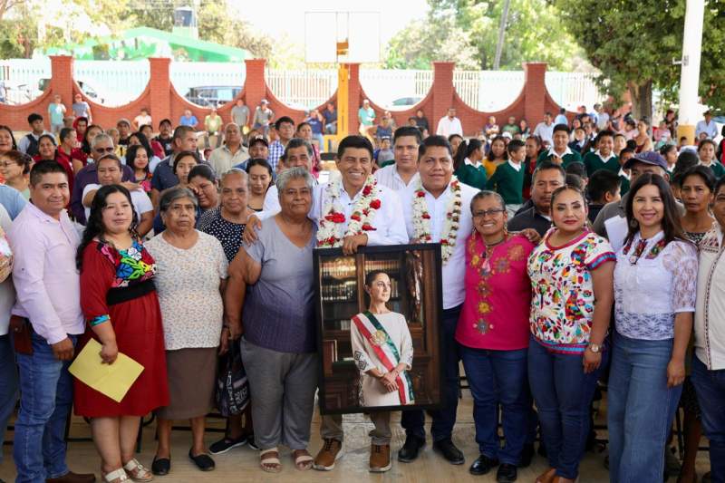 Gobernador Salomón Jara llama a la unidad para lograr la transformación de San Antonio Nanahuatípam