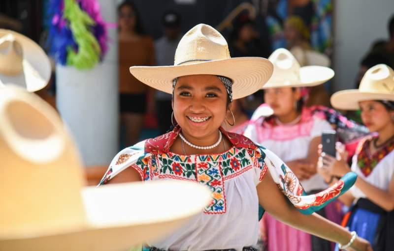 Vive Santiago Juxtlahuaca el Día Grande de su Carnaval