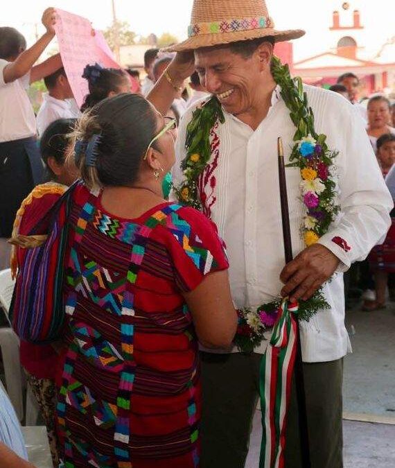 Regresa Gobernador de Oaxaca a San Lucas Ojitlán con obras y acciones cumplidas