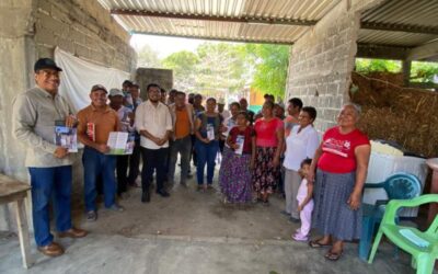 Gobierno juchiteco acompaña y capacita a pescadores para acceder a programas de apoyo social