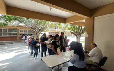 Entrega IEEPO becas de Estrategia Nacional de Iniciación a la Docencia en el Medio Indígena