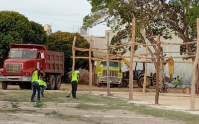 Gobierno juchiteco respalda a sociedades de las velas con limpieza y rehabilitación de espacios
