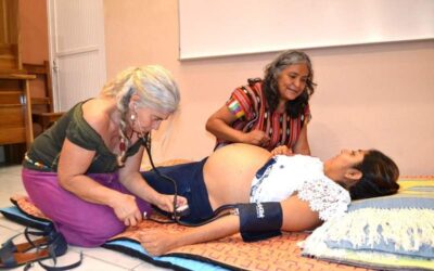 Medicina occidental y tradicional: binomio esencial para una salud pública intercultural en el Istmo