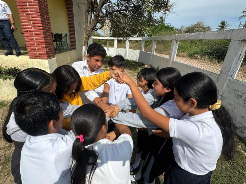 Programa municipal de prevención de adicciones llega a estudiantes de Chicapa de Castro