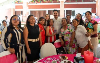 Ray Chagoya reconoce a las madres trabajadoras del Municipio de Oaxaca de Juárez