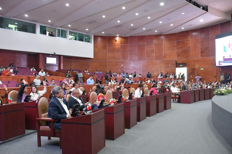 Se reforma legislación para promover el empleo temporal de migrantes y migrantes oaxaqueños en retorno