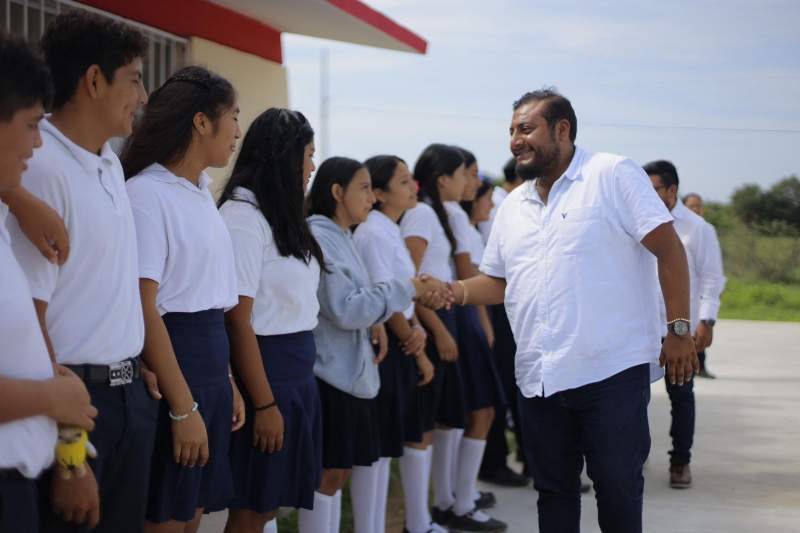 Construcción de Telesecundaria en Chicapa, reflejo del compromiso de Miguel Sánchez Altamirano