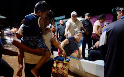 Gobierno de Juchitán coordina operativo de rescate y pone a salvo a familias de zonas inundadas