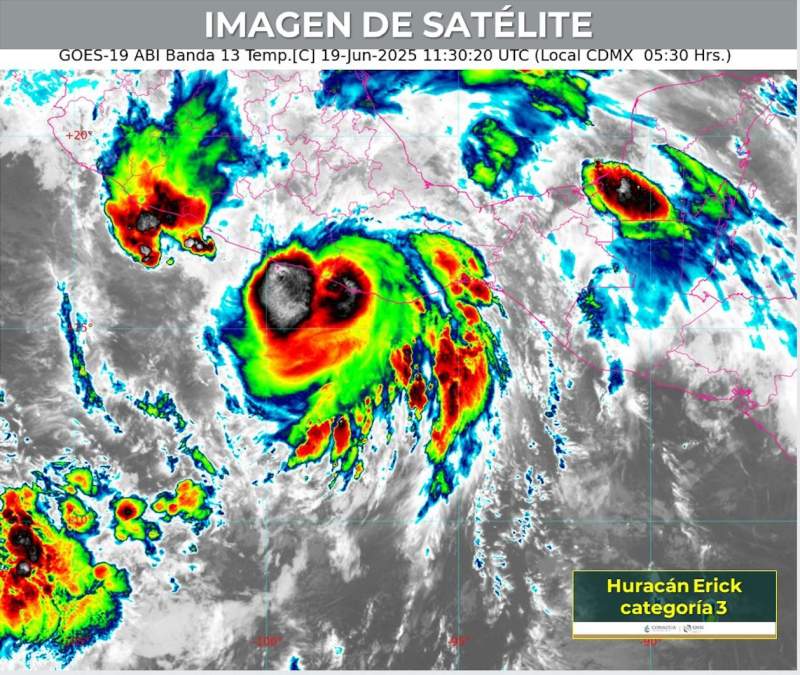 Impacta huracán Erick como categoría 3 en Santiago Pinotepa Nacional